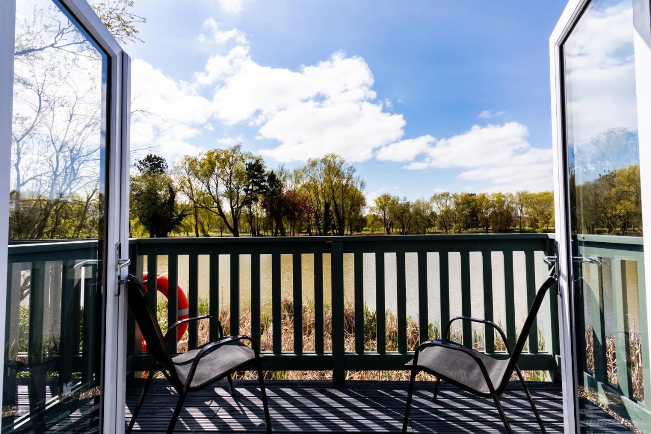 فيلا The Vale Golf & Country Club Bishampton المظهر الخارجي الصورة
